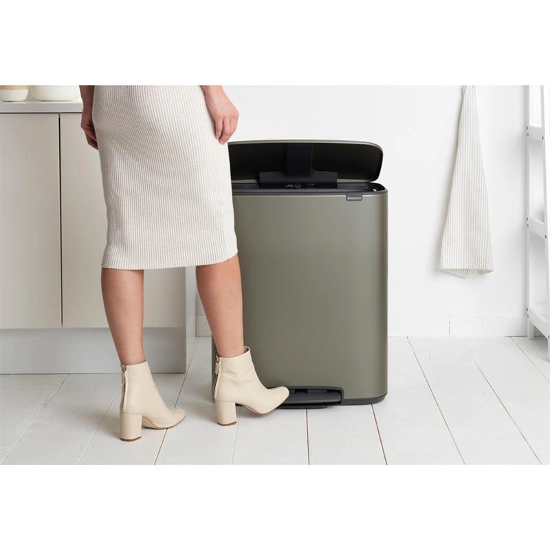 Brabantia - Kosz na śmieci pedałowy Bo 2x30L platynowy