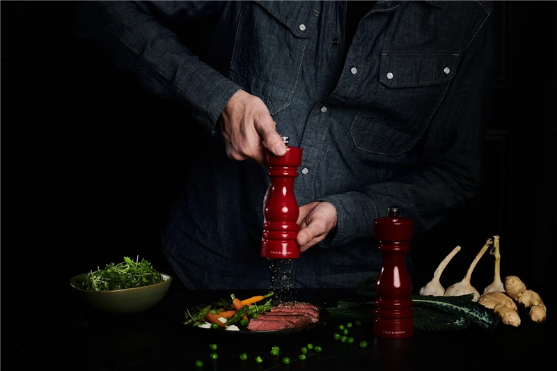 Cole & Mason - Młynek do pieprzu London czerwony połysk 18 cm