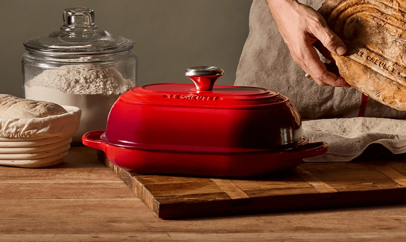 Le Creuset - owalny garnek do pieczenia chleba wiśniowa