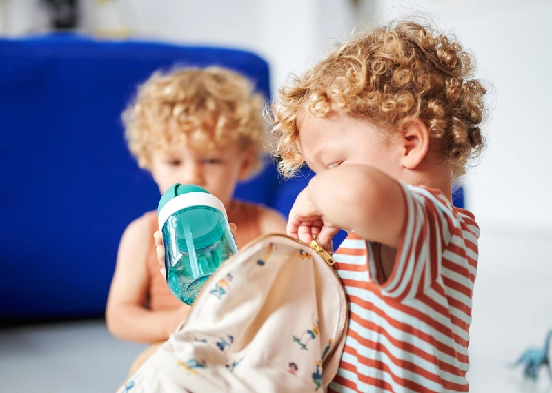 Mepal - Kubek dziecięcy ze słomką 300ml Mio Sunshine & Rainbow