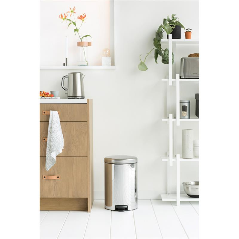 Brabantia - kosz pedałowy 20 L newIcon stal polerowana ze stalowym wiaderkiem