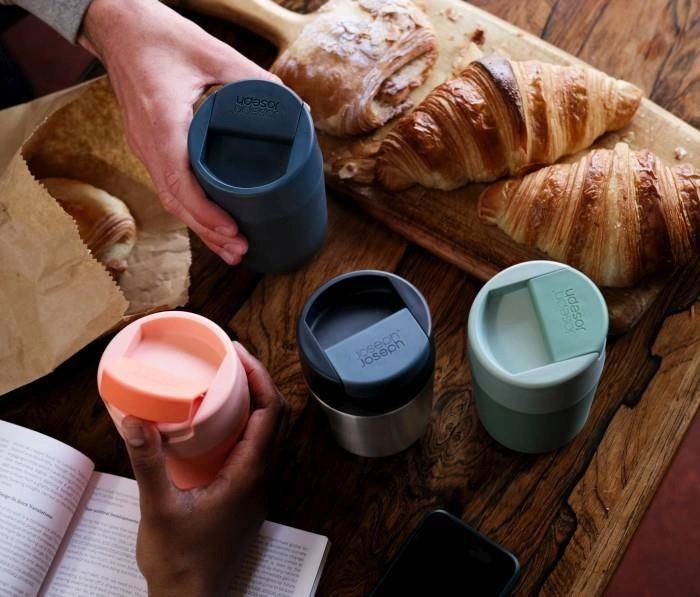 Joseph Joseph - Kubek podróżny 340 ml jasnozielony, Sipp™