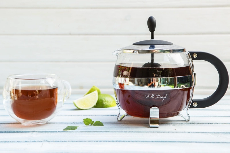 Vialli Design - Filiżanka z podwójną ścianką Amo 220 ml