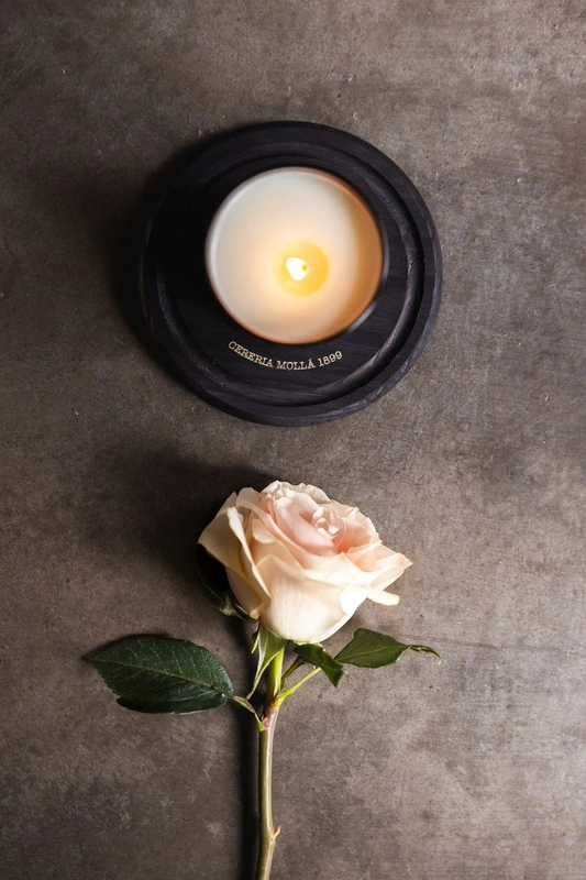 Ceria molla - Świeca Premium 230gr. Oud and Leather