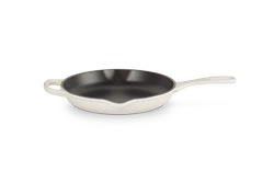 Le Creuset - patelnia Signature niska żeliwna 23 cm meringue