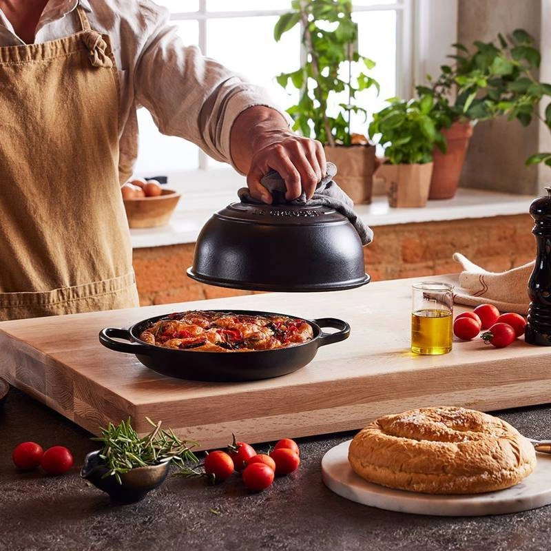 Le Creuset - garnek żeliwny do pieczenia chleba płomienny
