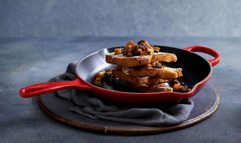 Le Creuset - patelnia Signature niska żeliwna 30 cm Wiśniowy