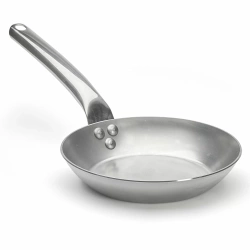 OUTLET de Buyer - Patelnia okrągła z uchwytem wentylowanym śr. 24 cm CARBONE PLUS