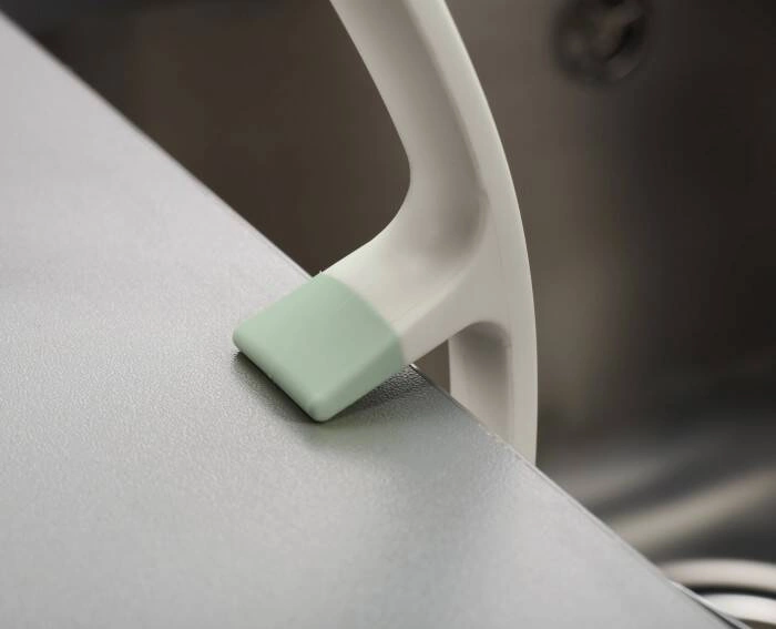 Joseph Joseph - Szczotka do naczyń Edge™, light stone/sage