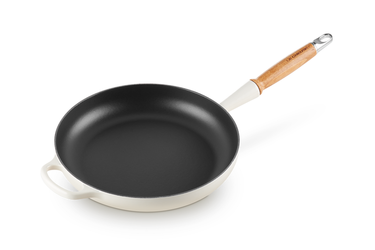 Le Creuset - patelnia żeliwna z drewnianym uchwytem 28 cm Meringue