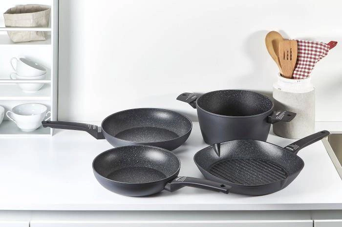 Moneta - Patelnia 30cm, Yes!, indukcja