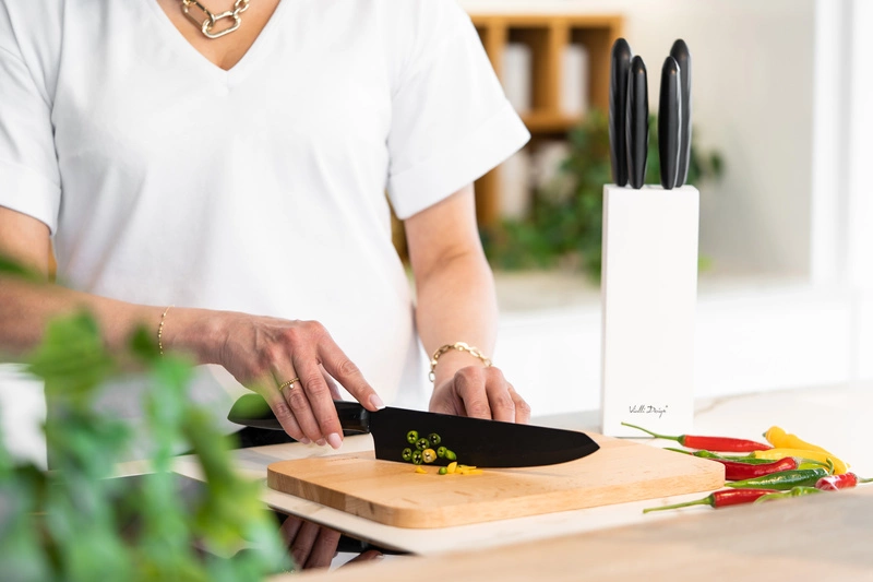 Vialli Design - Zestaw noży w białym bloku 5 szt. Caro