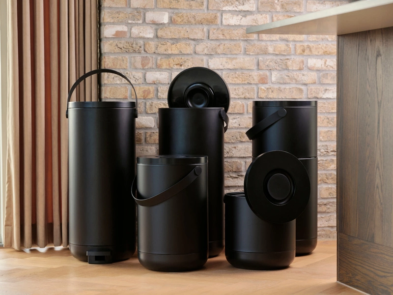 Zone Denmark - Kosz na śmieci Circular 15 l Black