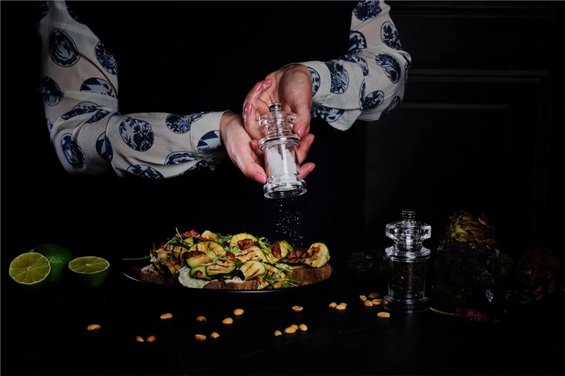 Cole & Mason - Młynek do soli model 675 11,8 cm