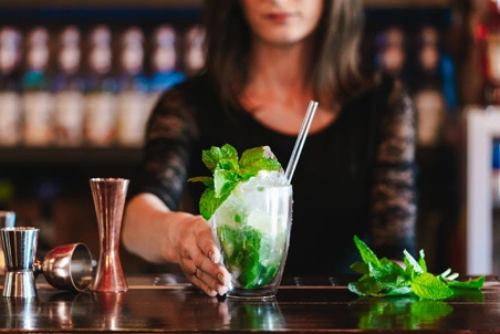 Vialli Design - Zestaw 6 szklanek termicznych wysokich z podwójną ścianką VITA 350 ml + słomki