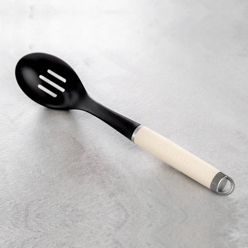 KitchenAid Culinary Tools - łyżka kuchenna z otworami CORELINE Almond Cream