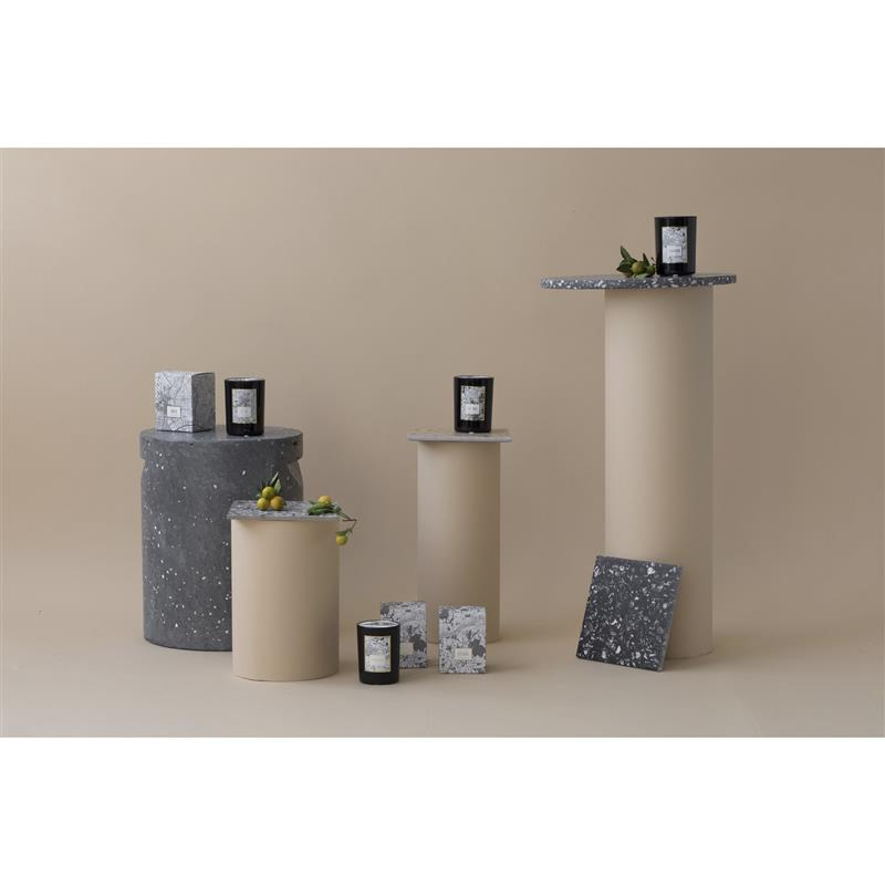 Victorian - świeca zapachowa Tokyo: herbata ziołowa, do 45 godzin, śred. 8 x 10,5 cm Maps