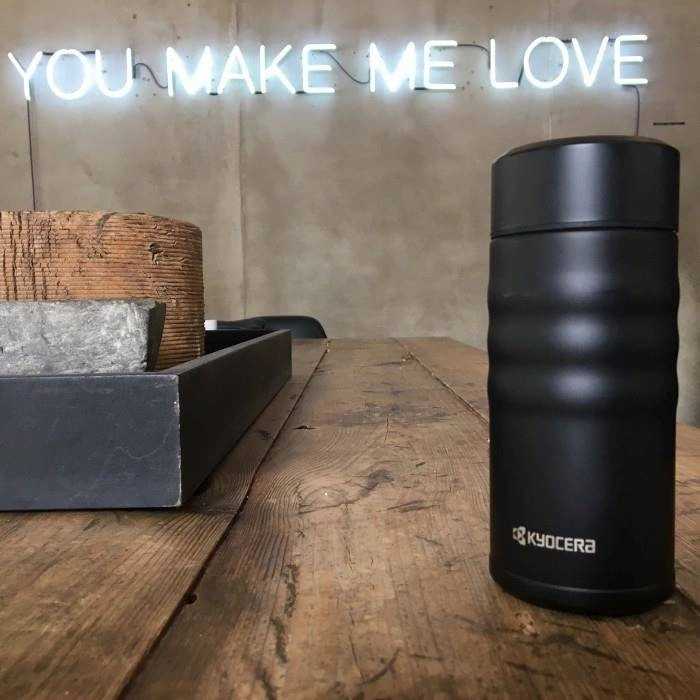 Kyocera - Kubek termiczny 350 ml Twist Top, czarny