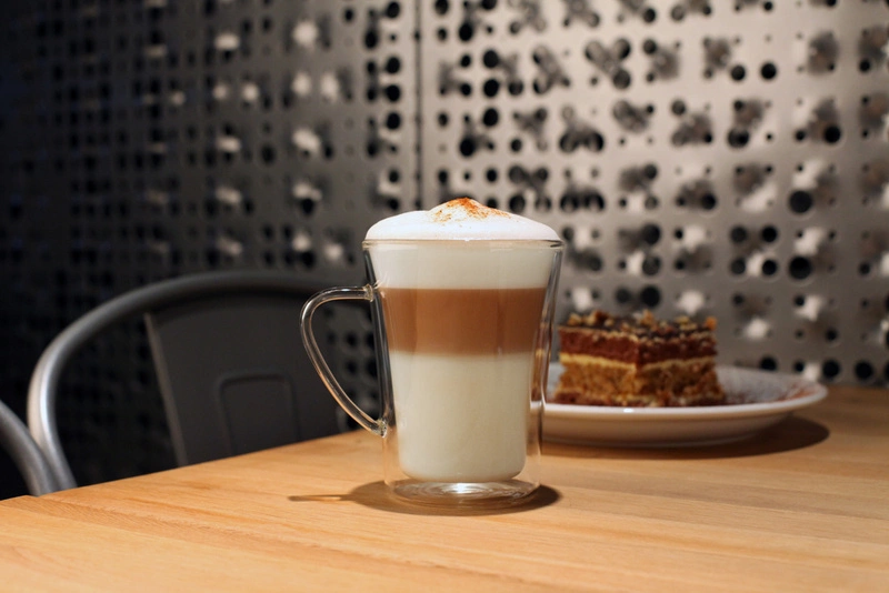 Vialli Design - Szklanka z podwójną ścianką Amo 250 ml