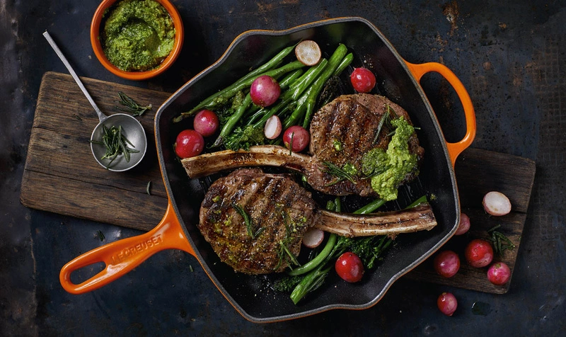 Le Creuset - patelnia żeliwna grillowa z dwoma uchwytami 26 cm biała