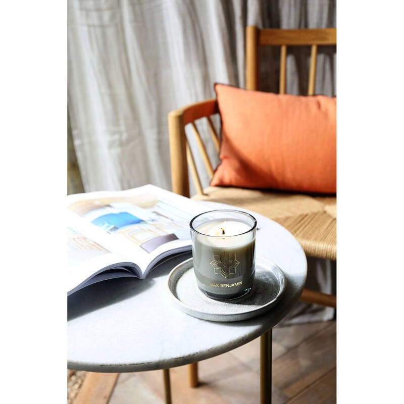 Max Benjamin - Świeca French Linen Water 210 g Classic