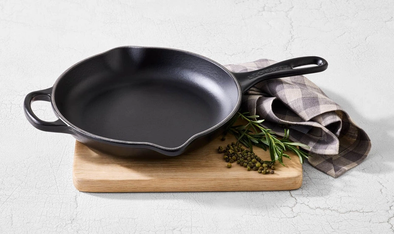 Le Creuset - patelnia Signature niska żeliwna 30 cm Czarny