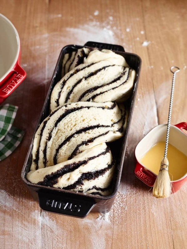 Staub - żeliwne naczynie do terriny lub pasztetu małe czarne 0,7 l 15 cm x 11 cm