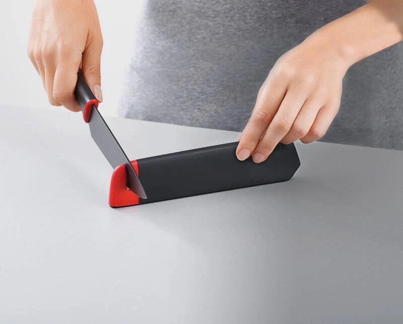 Joseph Joseph - Zestaw 2-óch noży z ostrzałką Slice&Sharpen