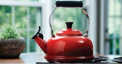 Le Creuset - czajnik Classic wiśniowy 1,5 l