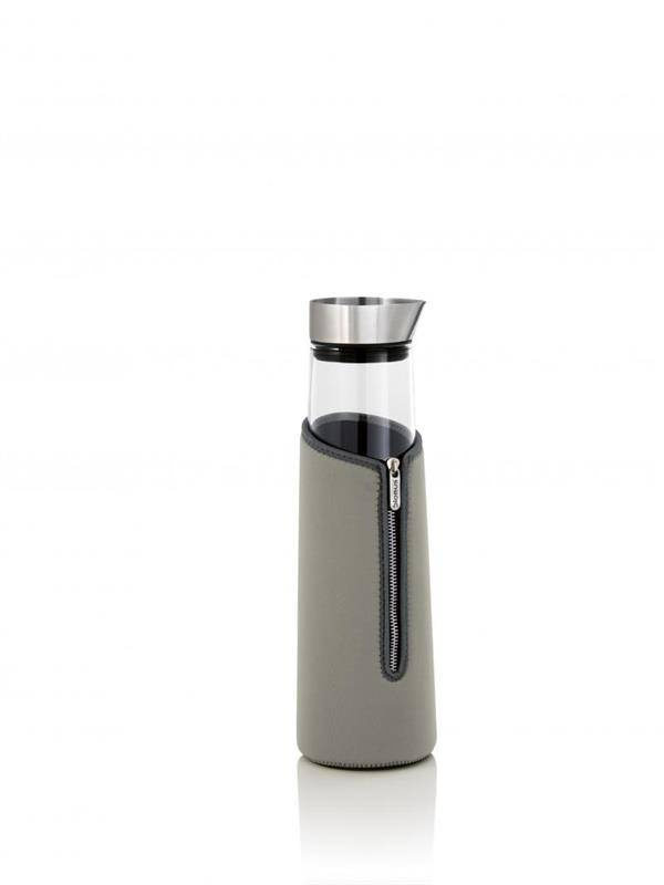 Blomus - pokrowiec termoizolacyjny na karafkę Acqua 1,5 L szary